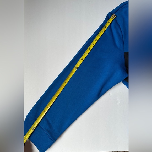 Calvin Klein Sweatshirts Men’s Sz Large Blue and Black Athletic Casual Wear - Picture 8 of 8